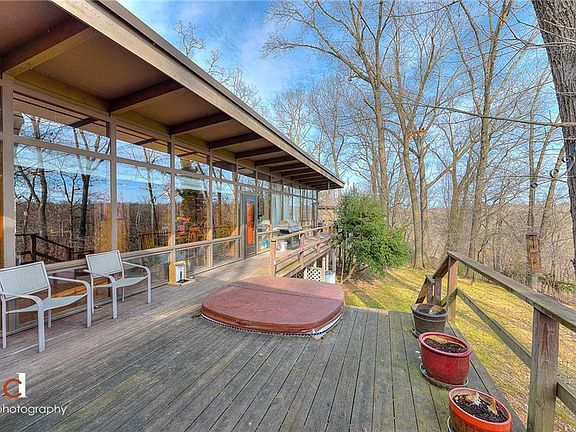 5th image of 908 Lakeview Dr