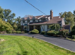 144 Carlough Rd, Upper Saddle River, NJ 07458