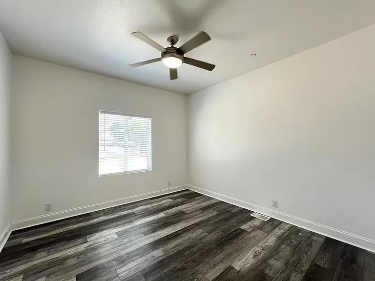 2203 Portola St — Photo 11