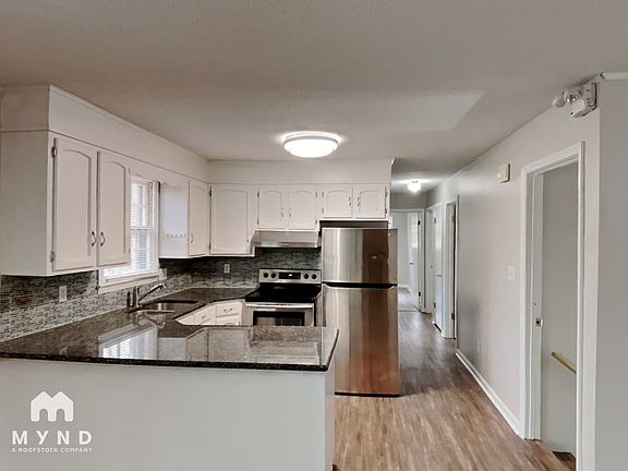 3rd image of 400 Woodstream Dr