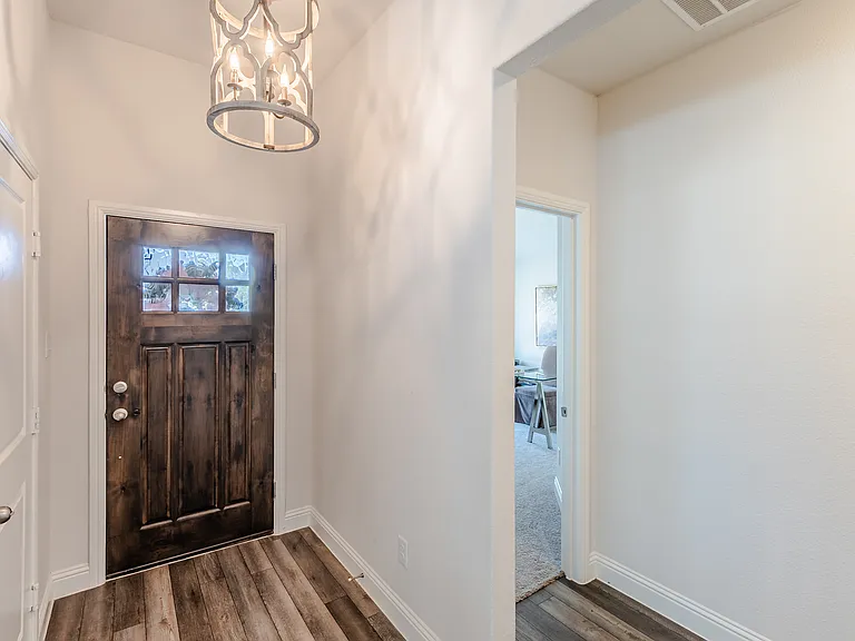 227 Hawthorn Dr — Photo 14