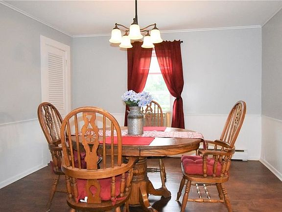 5th image of 271 E Main St