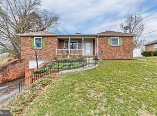 41 Longview Rd, York, PA 17406