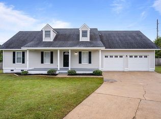 5474 Marvin Dr, Spring Lake, NC 28390