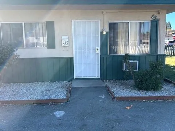 210 N Santa Fe St, Hemet, CA