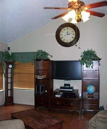 4th image of 9570 Landis Dr