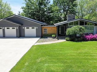 1571 Lakeview Rd, Lake View, NY 14085