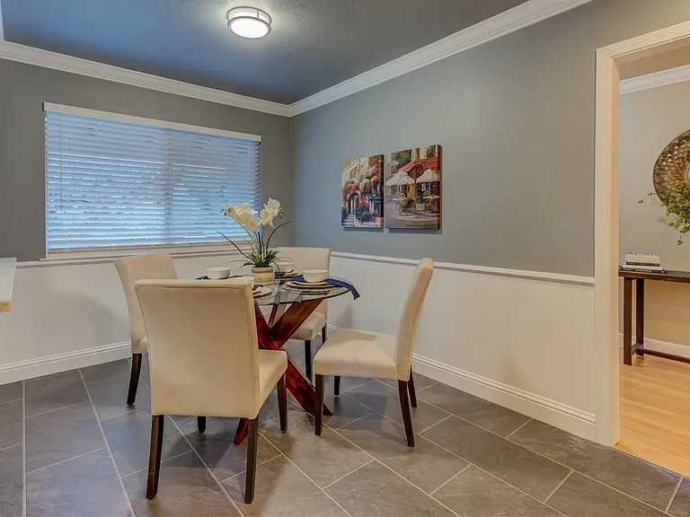 2572 Rollingwood Dr — Photo 14