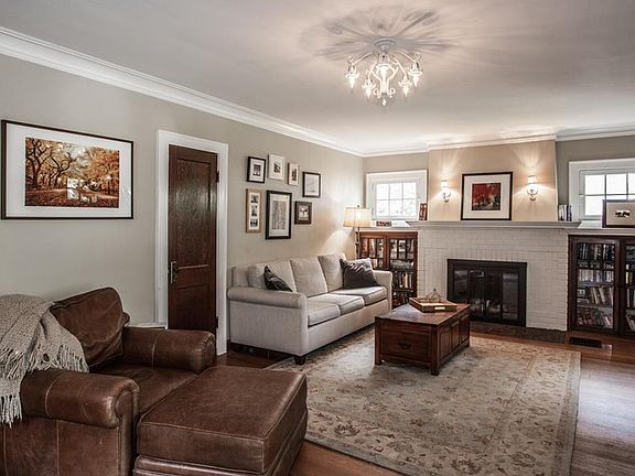 3rd image of 5318 N Park Ave