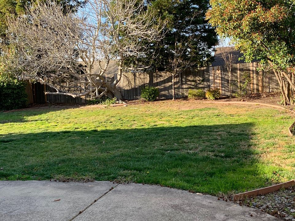 2nd image of 634 Dawnridge Rd