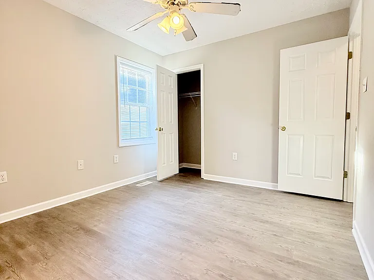 52 Linsey Ct — Photo 37