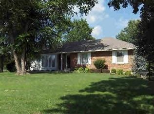 15186 E Quaker Rd, Nevada, MO 64772