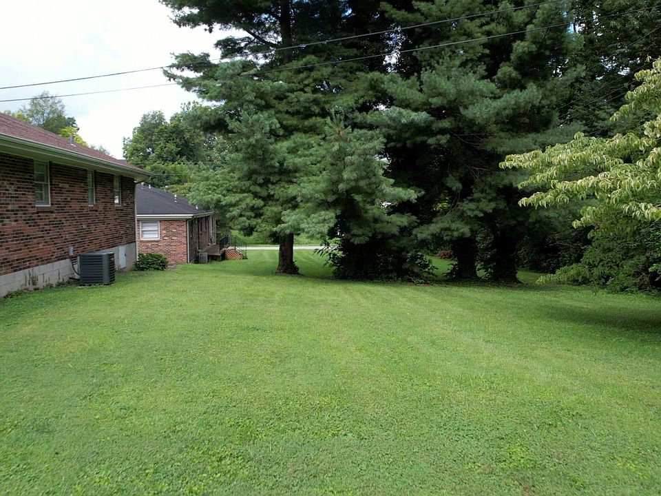 2nd image of 135 E Erskine Dr