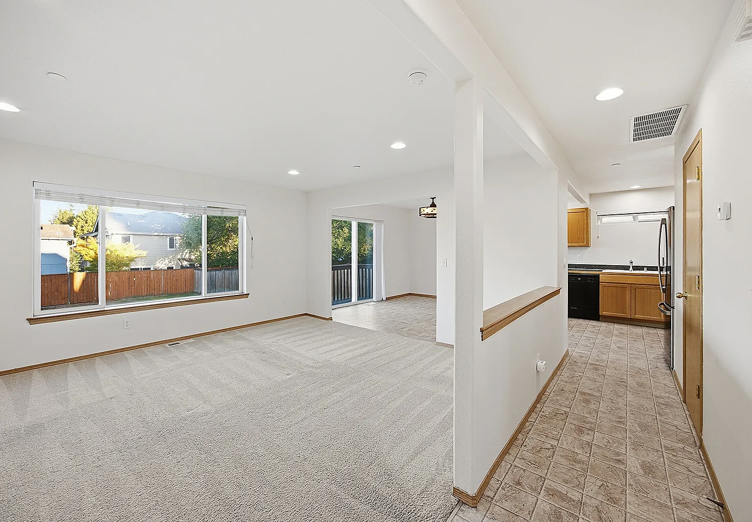 3 bed, 2.5 bath, 1600 sqft, $3,350 — Photo 4
