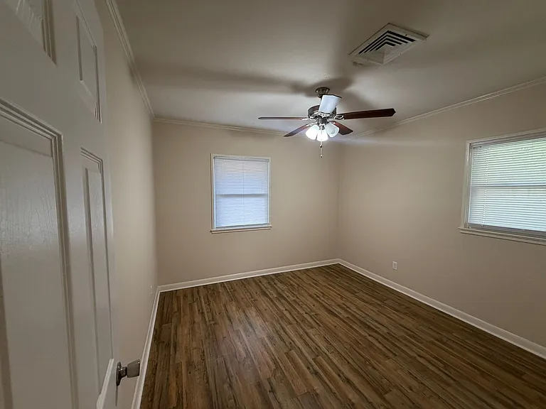604 Melanie Ave — Photo 11