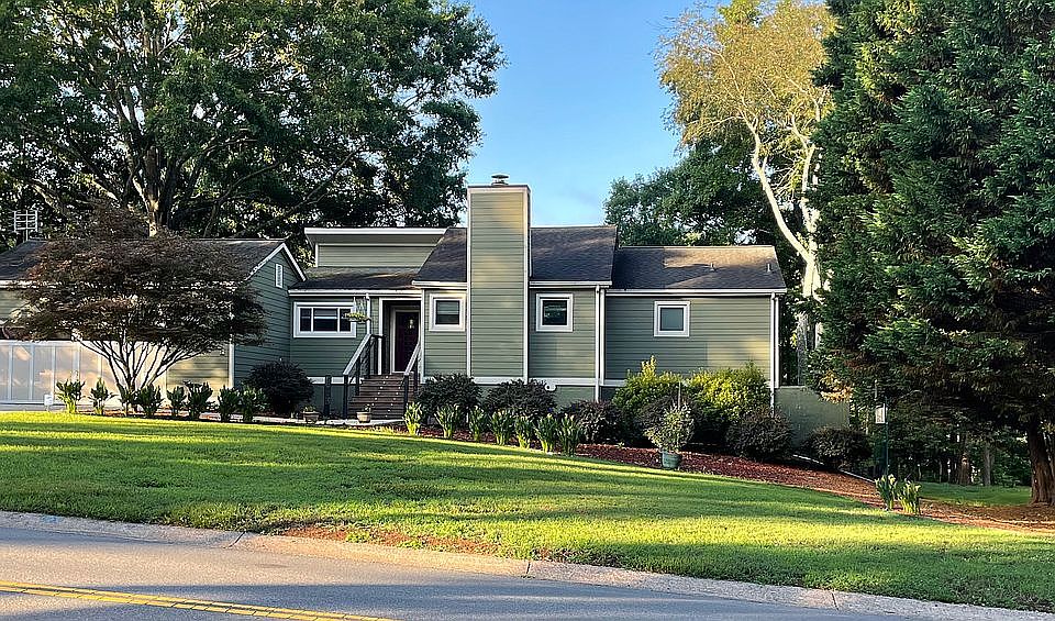 2nd image of 9032 Raintree Ln