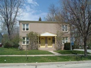 600 W Judd St, Woodstock, IL 60098