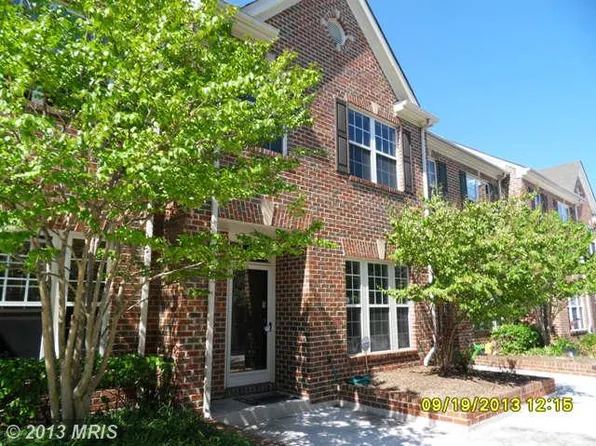 6126 Madison Crest Ct, Falls Church, VA 22041