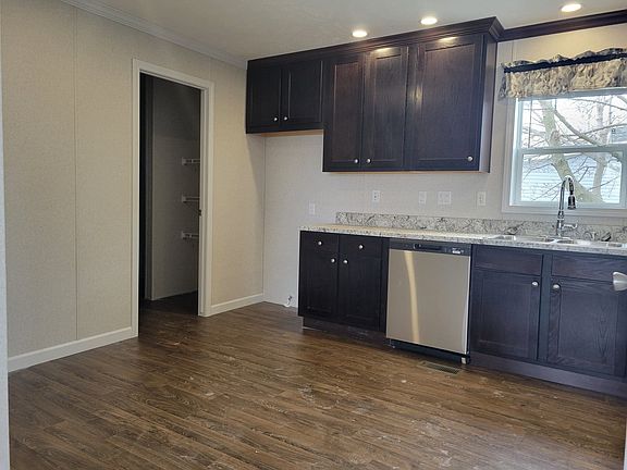 2nd image of 38000 Le Chateau Blvd #136