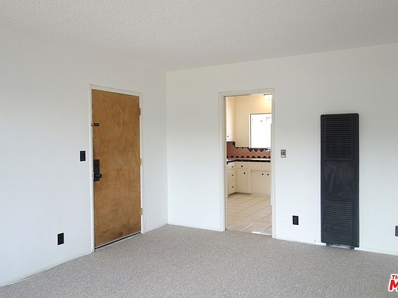 2nd image of 1228 N Beachwood Dr #8
