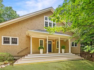 21 Lakeview Dr, Shelter Island, NY 11964