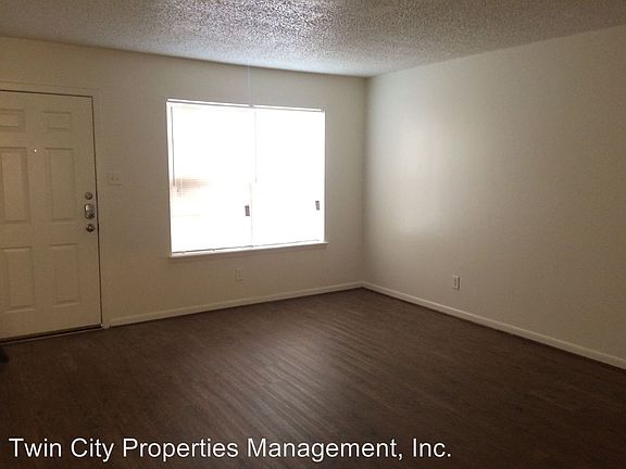 3rd image of 1405A S College Ave