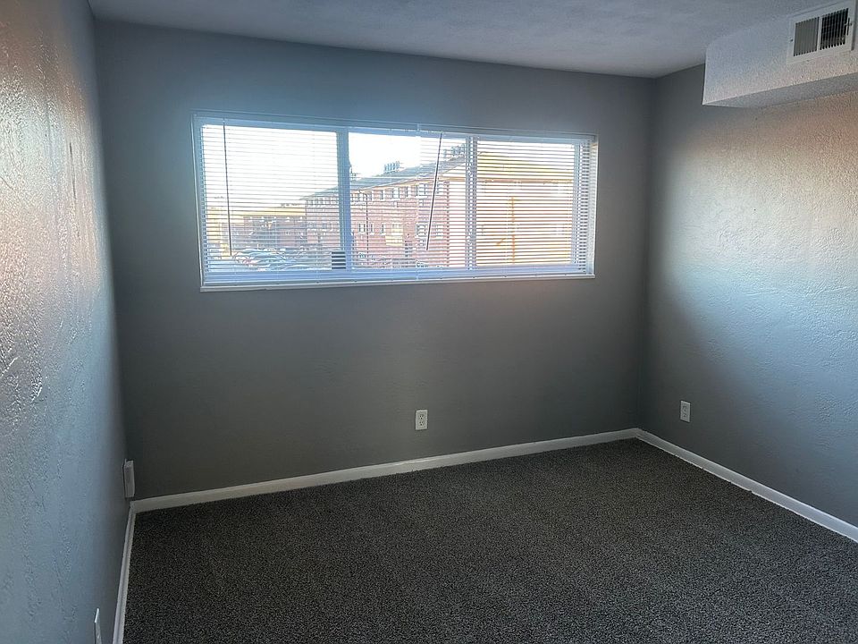 1st image of 1033 Forest Ct APT 11