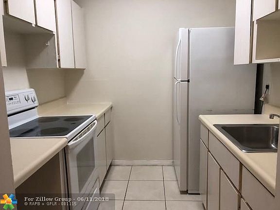 2nd image of 2303 S Federal Hwy APT 8