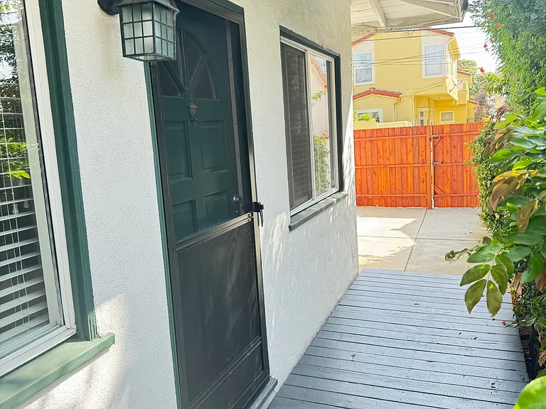 528 N Lucia Ave #1/2 — Photo 8