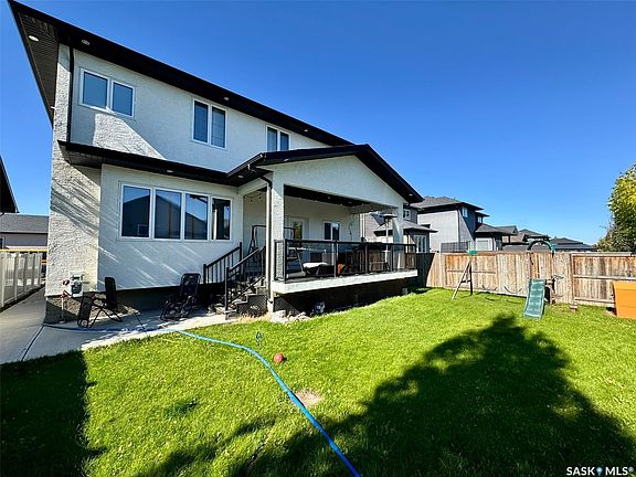 5th image of 319 Roy Crescent