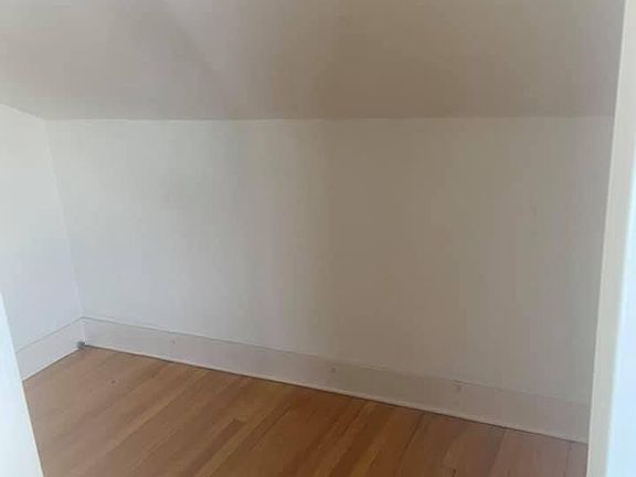 2nd image of 415 John St