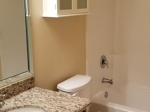 4th image of 4517 Pelican Ave