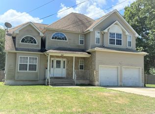 34 1st St, Manchester, NJ 08759