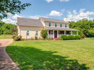 2733 Village Dr, Thompsons Station, TN 37179