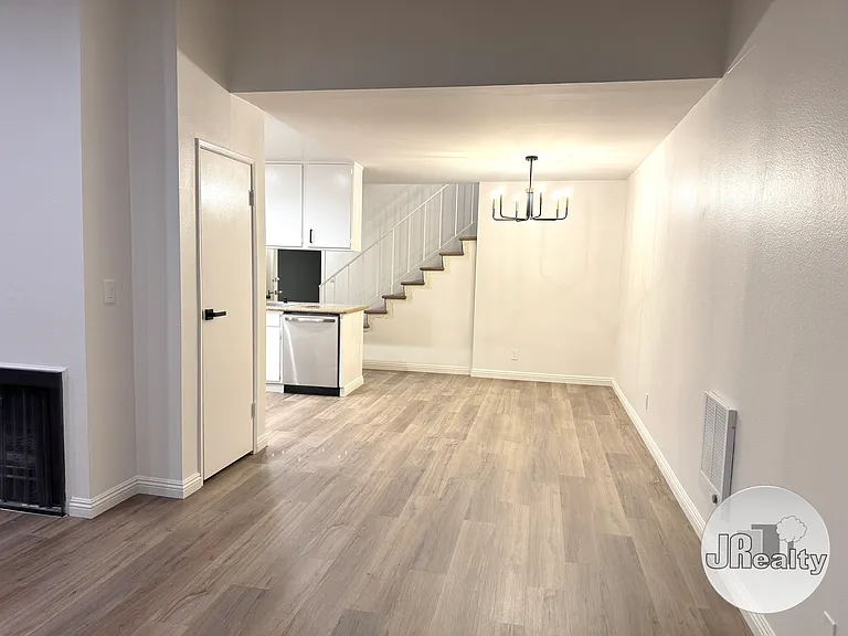 Village Townhomes — Photo 22