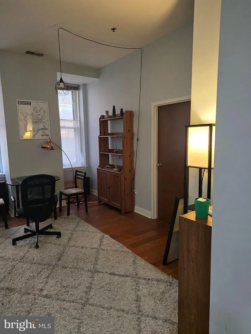 2 bed, 852 sqft, $2,300 — Photo 4