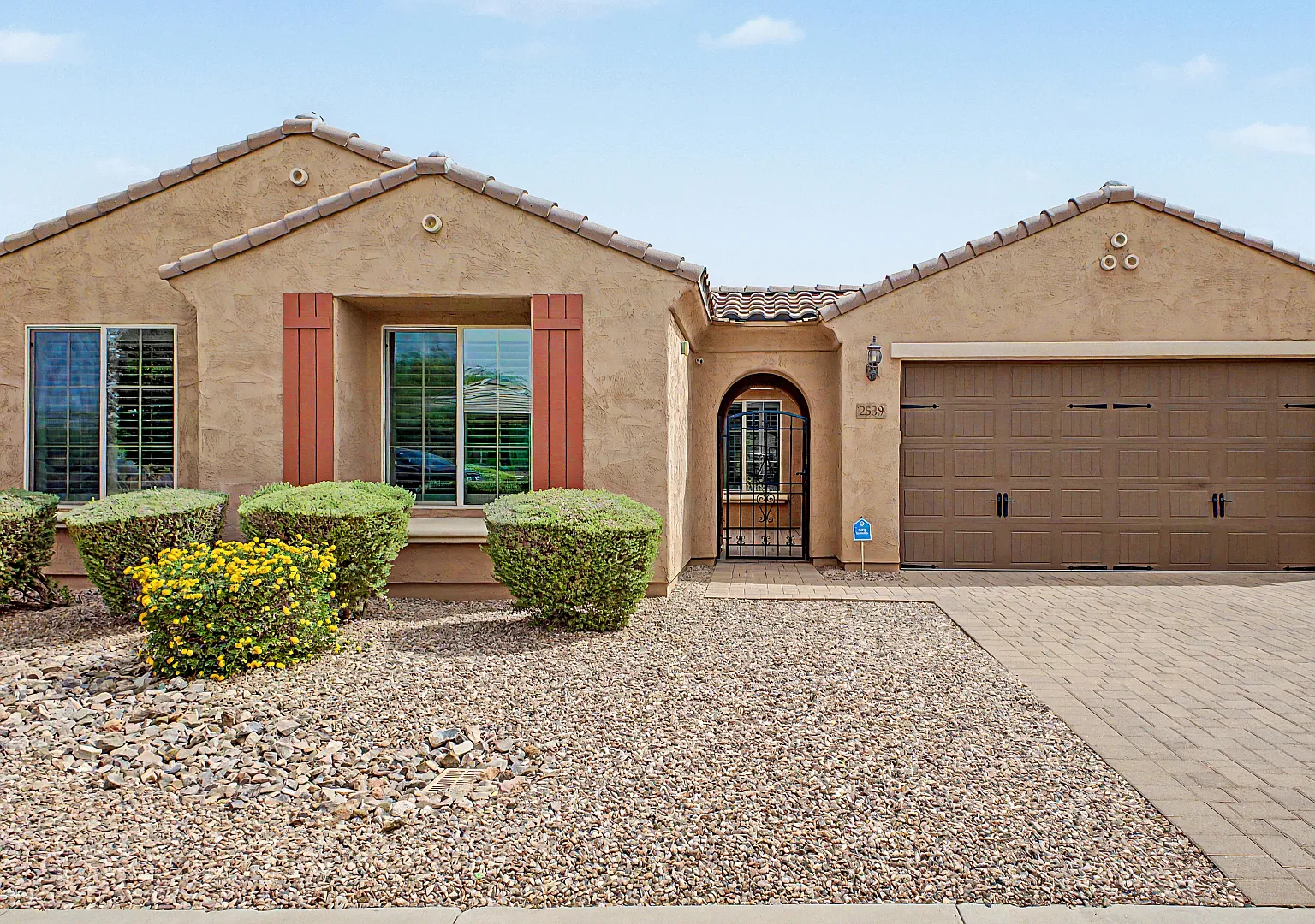 4 bed, 2405 sqft, $3,850 — Photo 2