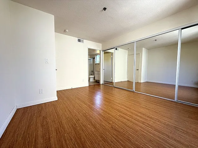 Midvale Towers — Photo 26