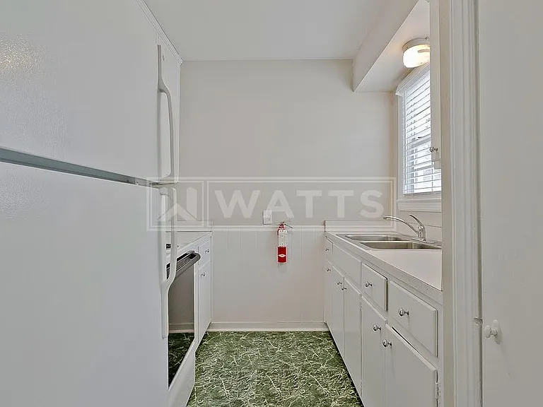 1905 Courtney Dr — Photo 5