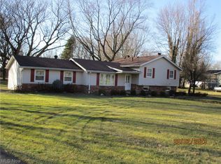 8209 Cemetery Rd, Vermilion, OH 44089