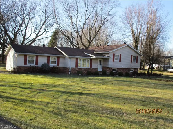 8209 Cemetery Rd, Vermilion, OH 44089