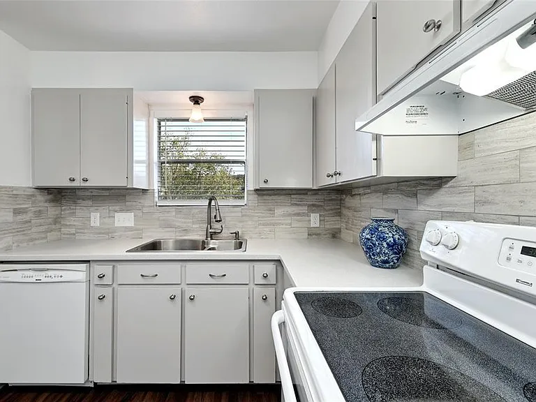 1709 Wild Basin Ledge #B — Photo 21