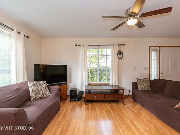 4th image of 694 Fieldcrest Dr Unit A