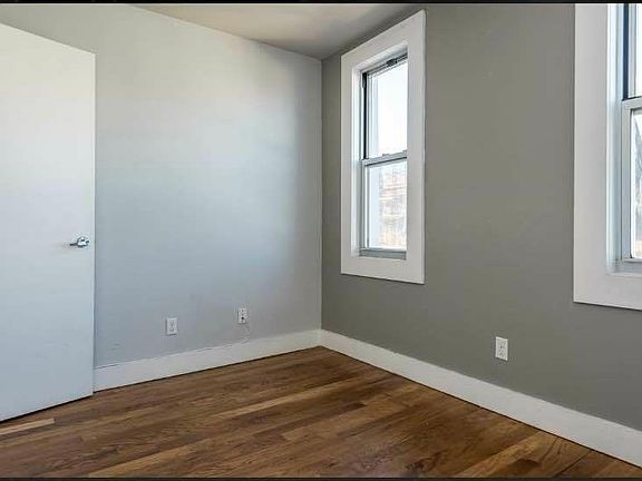 2nd image of 132 Meserole St #2U