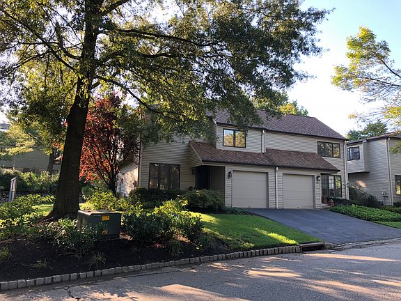2nd image of 44 Stonegate Dr