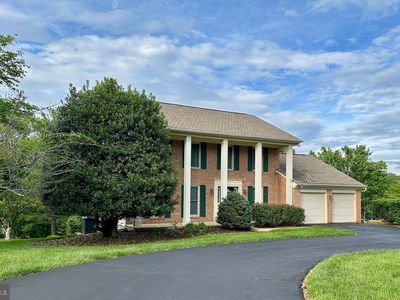 9844 Faust Dr, Vienna, VA, 22182