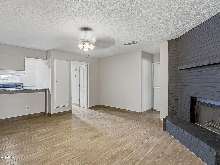 2624 Lake Victoria Dr #A — Photo 9