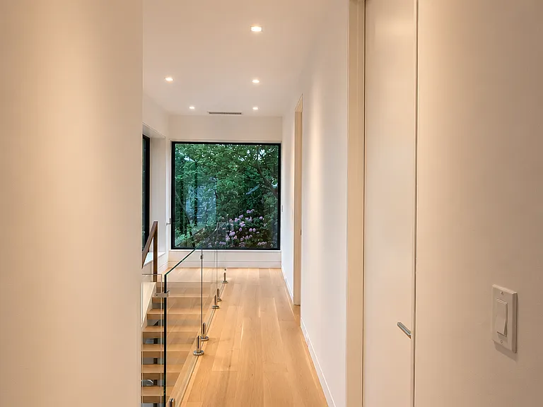 7 King St — Photo 16