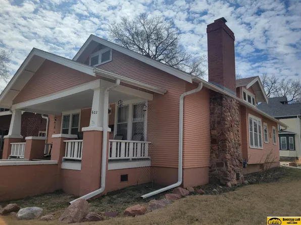623 N 8th St, Beatrice, NE 68310