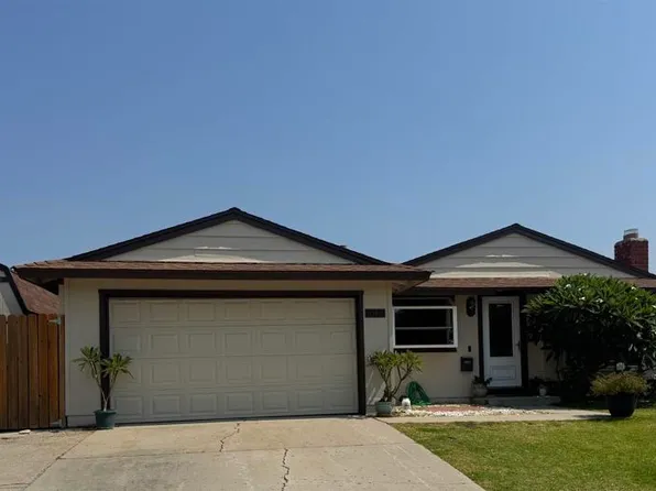 10118 Cedar Springs Dr, Santee, CA 92071